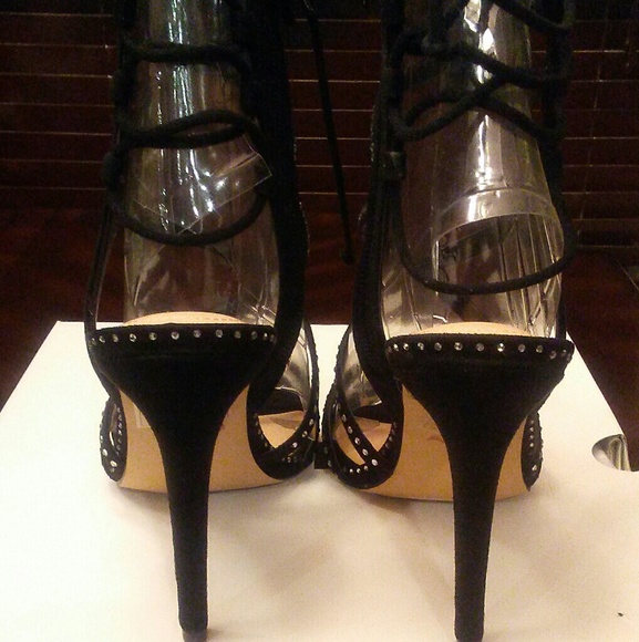Heels - Picture 2 of 3